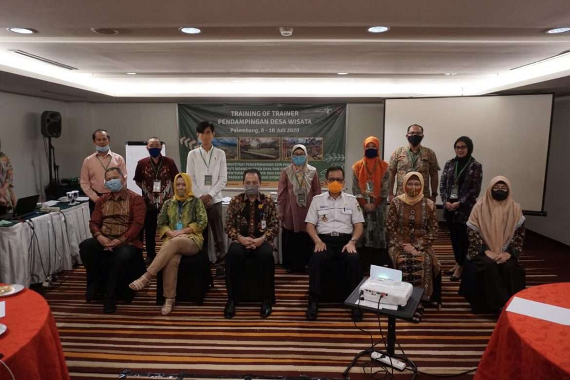 Kemenparekraf Fasilitasi Akademisi dalam ToT Pendamping Desa Wisata