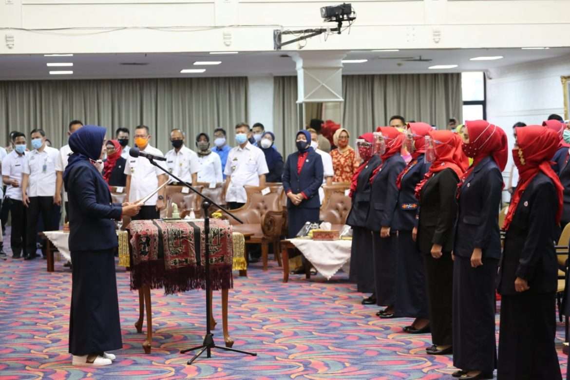 Ketua YJI Cabang Utama, Riana Sari Lantik Ketua YJI Kabupaten Kota se-Provinsi Lampung