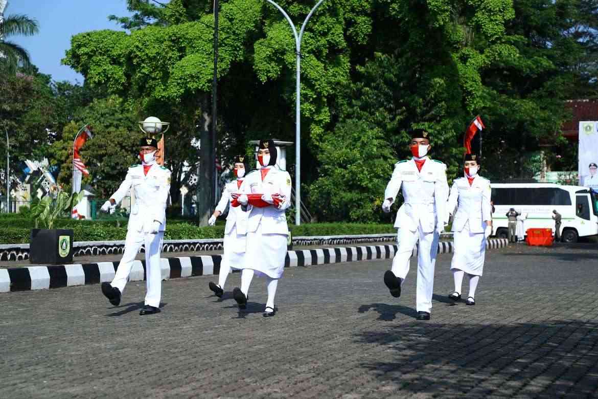 Jadi Inspektur Upacara HUT Republik Indonesia Ke-75, Bupati Bogor ajak Semua Pihak Tetap Produktif Membangun Daerah