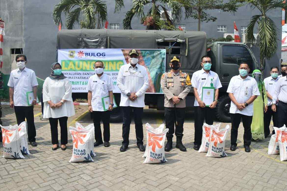Melalui Uji Tanak Ade Yasin Luncurkan Bansos Non Tunai Tahap Dua Berupa Enam Ribu Ton Beras untuk 200 Ribu KK