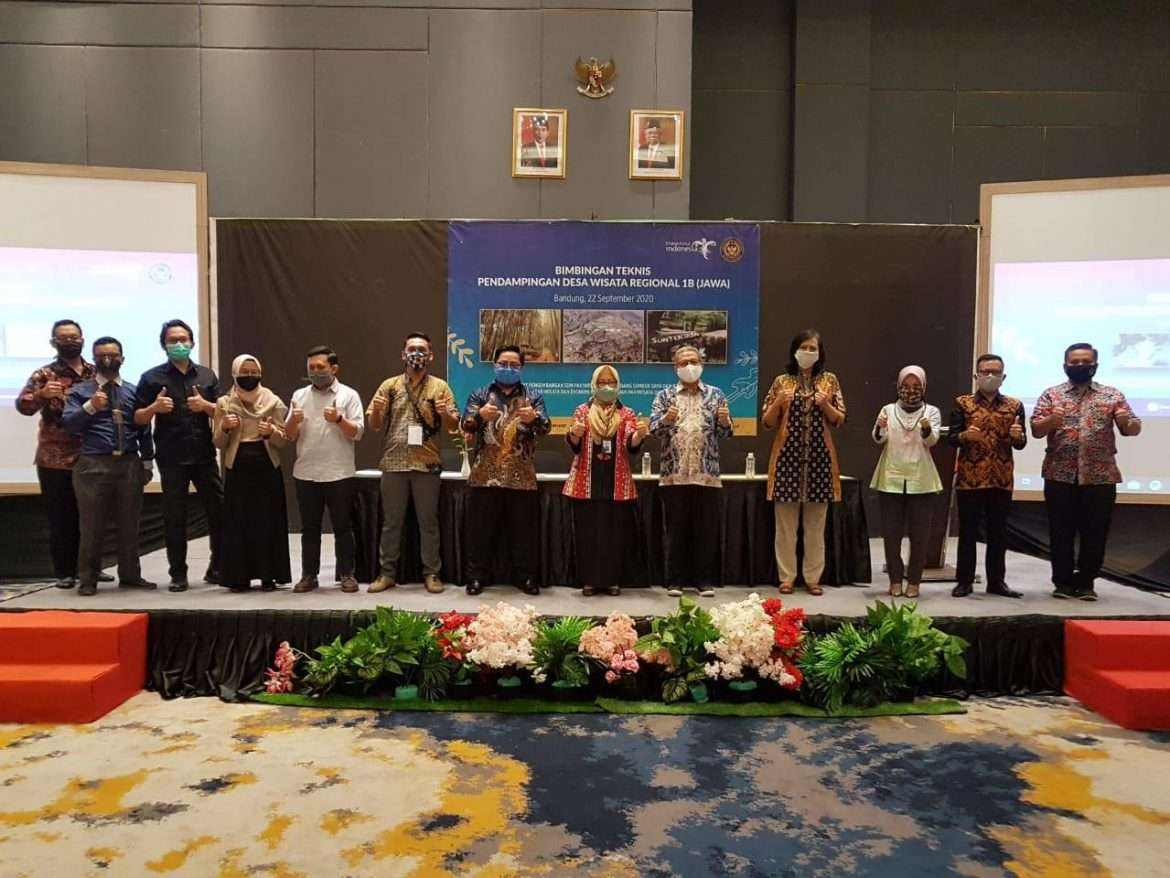 Tingkatkan SDM Desa Wisata, Kemenparekraf Gandeng Perguruan Tinggi di Bandung dalam Bimtek Pendampingan