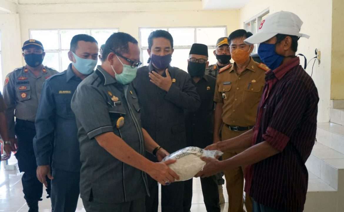 Kawal Distribusi Beras di Sidomulyo, Sulpakar : Jangan Ada Unsur Politis