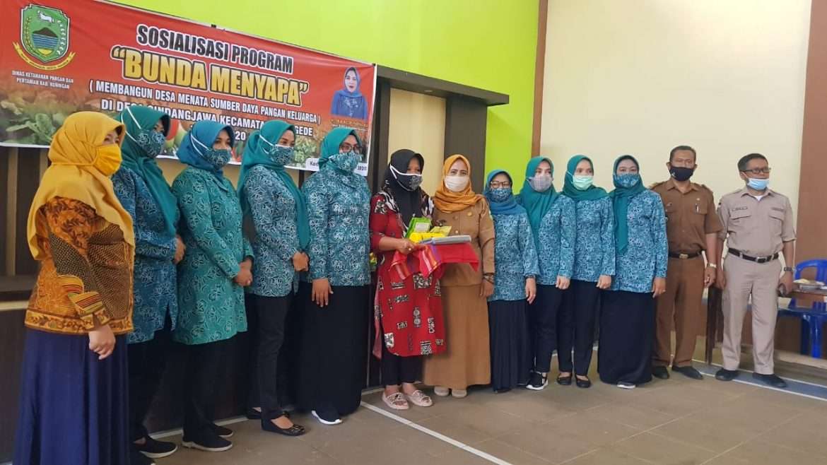 Ketua TP PKK Kabupaten Kuningan Sosialisasikan Program Bunda Menyapa