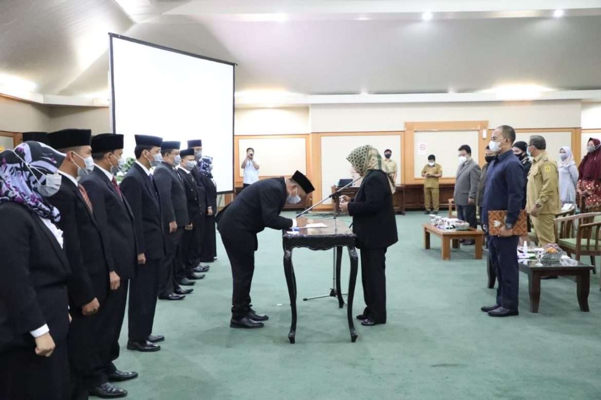 Lantik Komisioner KPAD, Ade Yasin Ingin Advokasi dan Pengawasan Perlindungan Anak di Kabupaten Bogor Lebih Optimal.