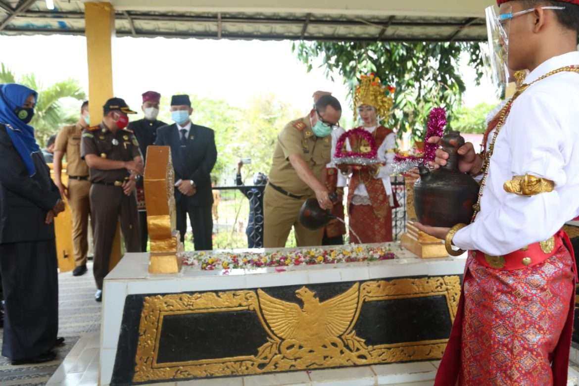 Peringatan Hari Pahlawan, Sulpakar Hadiri Haul Radin Intan II Ke-164