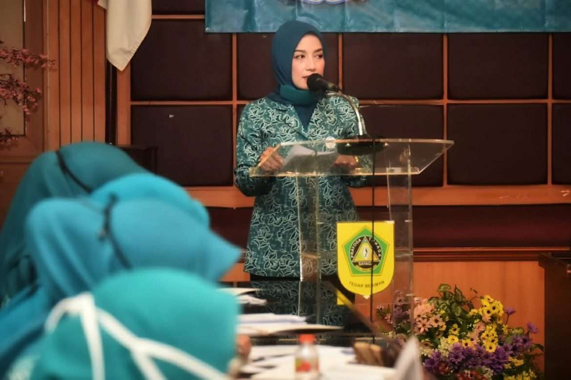 Ketua Tim Penggerak PKK Kabupaten Bogor membuka kegiatan Workshop dan orientasi PAAR se-Kabupaten Bogor.