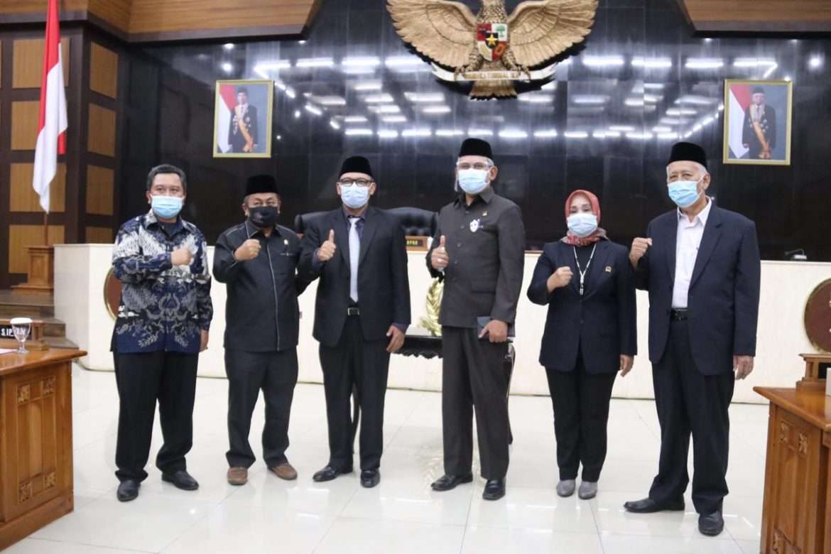 Hadiri Rapat Paripurna DPRD Provinsi Jabar, Wabup Bogor: Kita Kawal Sampai Terwujud Kabupaten Bogor Barat