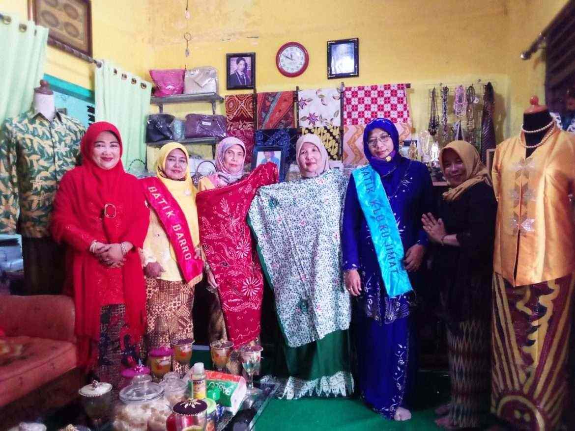 Penceramah Yang Juga Sukses Jadi Pembatik