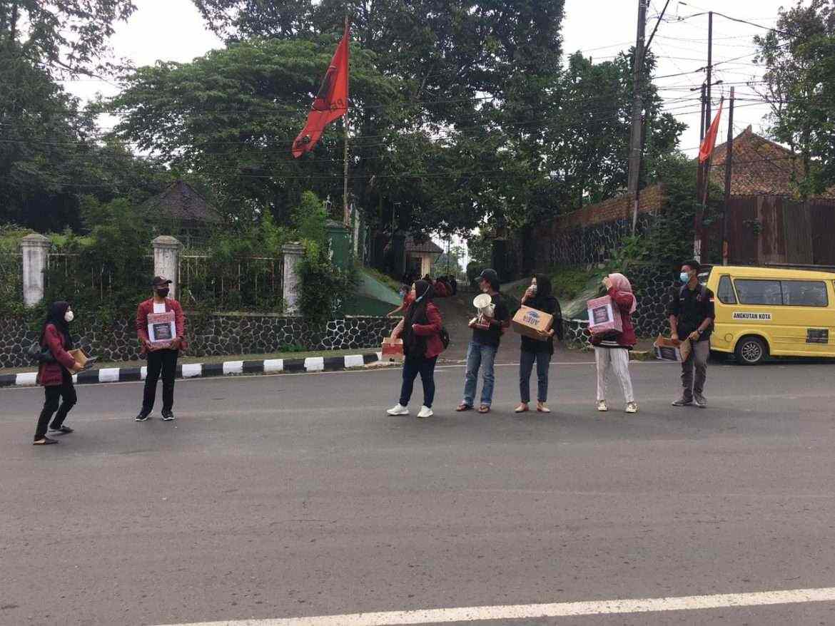 Stie Pasim Peduli, Gelar Aksi Turun Kejalan Galang Donasi Untuk Korban Bencana Alam.