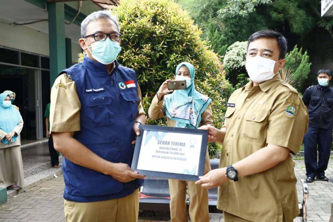 Wabup Bogor Terima Langsung 25.600 Dosis Vaksin Covid-19 dari Pemerintan Pusat