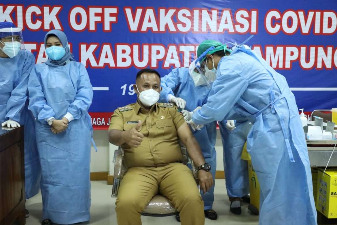 Kedua Kalinya Bupati Lampung Selatan H.Nanang Ermanto Di Vaksinasi