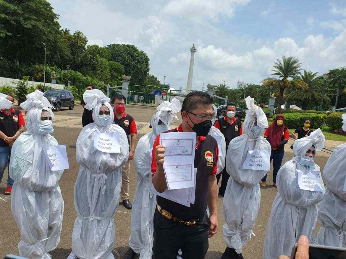 PAKAR HUKUM Dr. SENO S.H., M.H  ( DR.Dwi Seno Wijanarko SH MH)MEMINTA KAPOLRI BERANTAS SELURUH PELAKU INVESTASI BODONG TANPA KECUALI