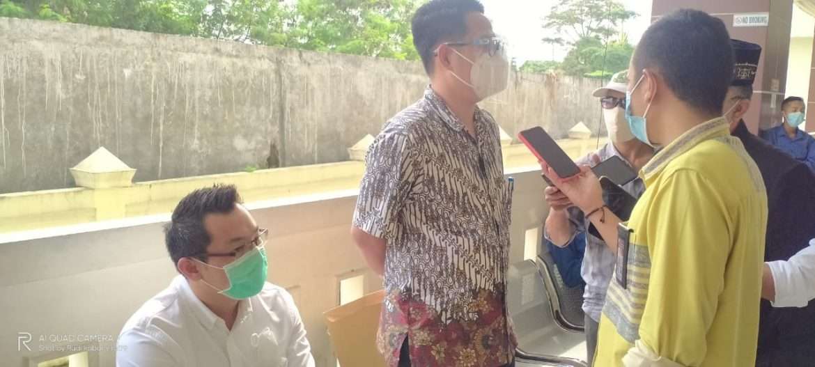 Dinilai Inkompetensi dan Melanggar Kode Etik, Semestinya Kartu Advokat Nico Dicabut