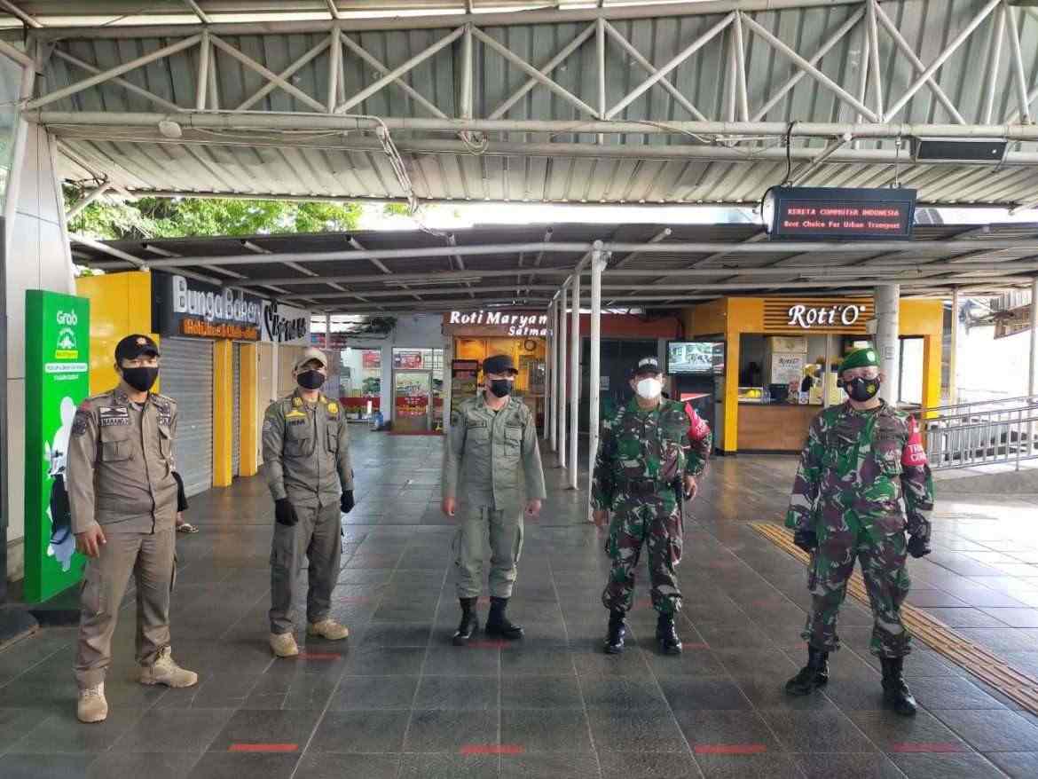 Puluhan Petugas Gabungan Satgas Covid-19 Sukaraja Lakukan Operasi PPKM