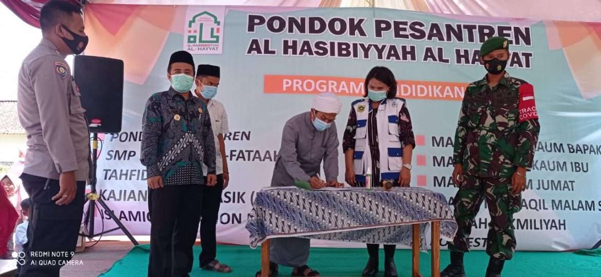 Pondok Pesantren Al-Hasbiyyah Hayat Gandeng Puskesmas Karya Mekar Dalam Wisuda Santri