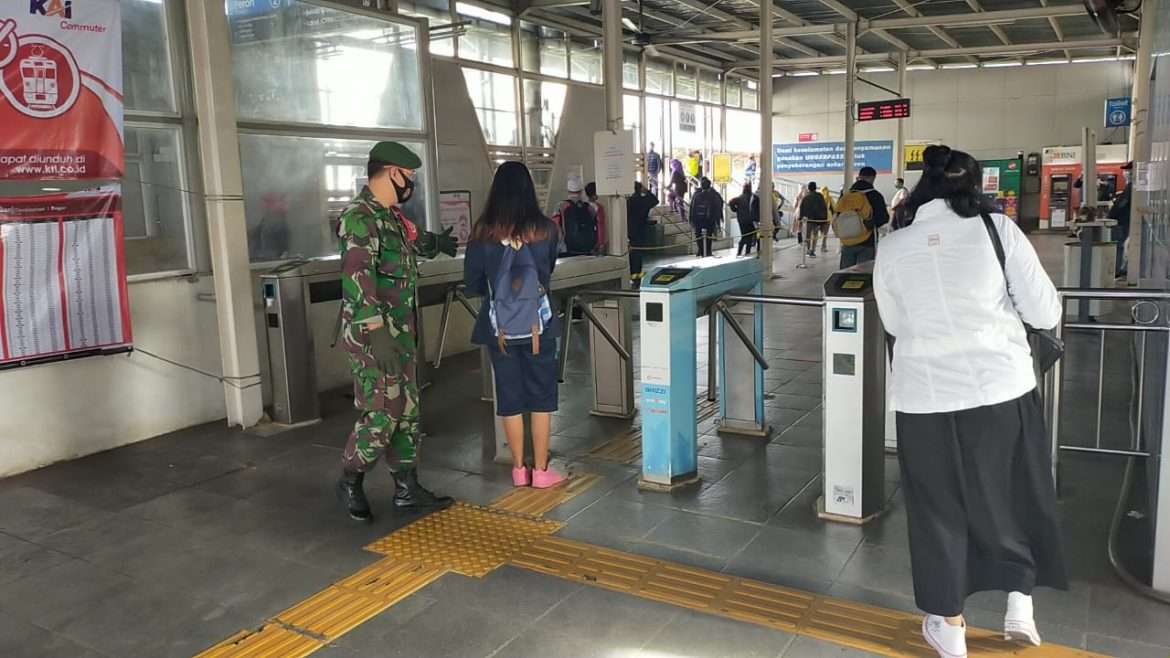 Ketatnya PPKM di Stasiun Kereta Kurangi Resiko Penularan Virus