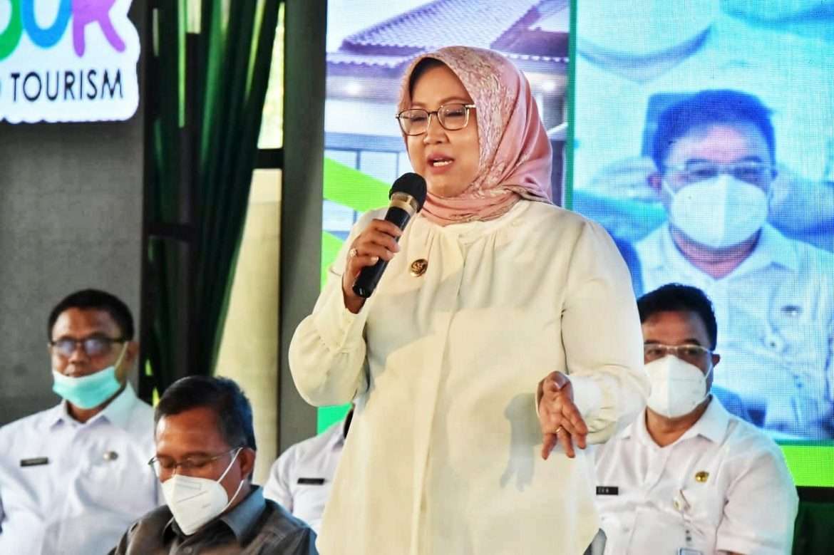 Ade Yasin Ingatkan Kades Manfaatkan SAMISADE Dengan Maksimal