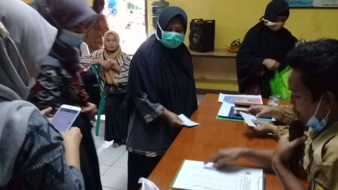 Puluhan Kader Di Desa Pondokaso Landeuh Terima Intensip Dari Desa