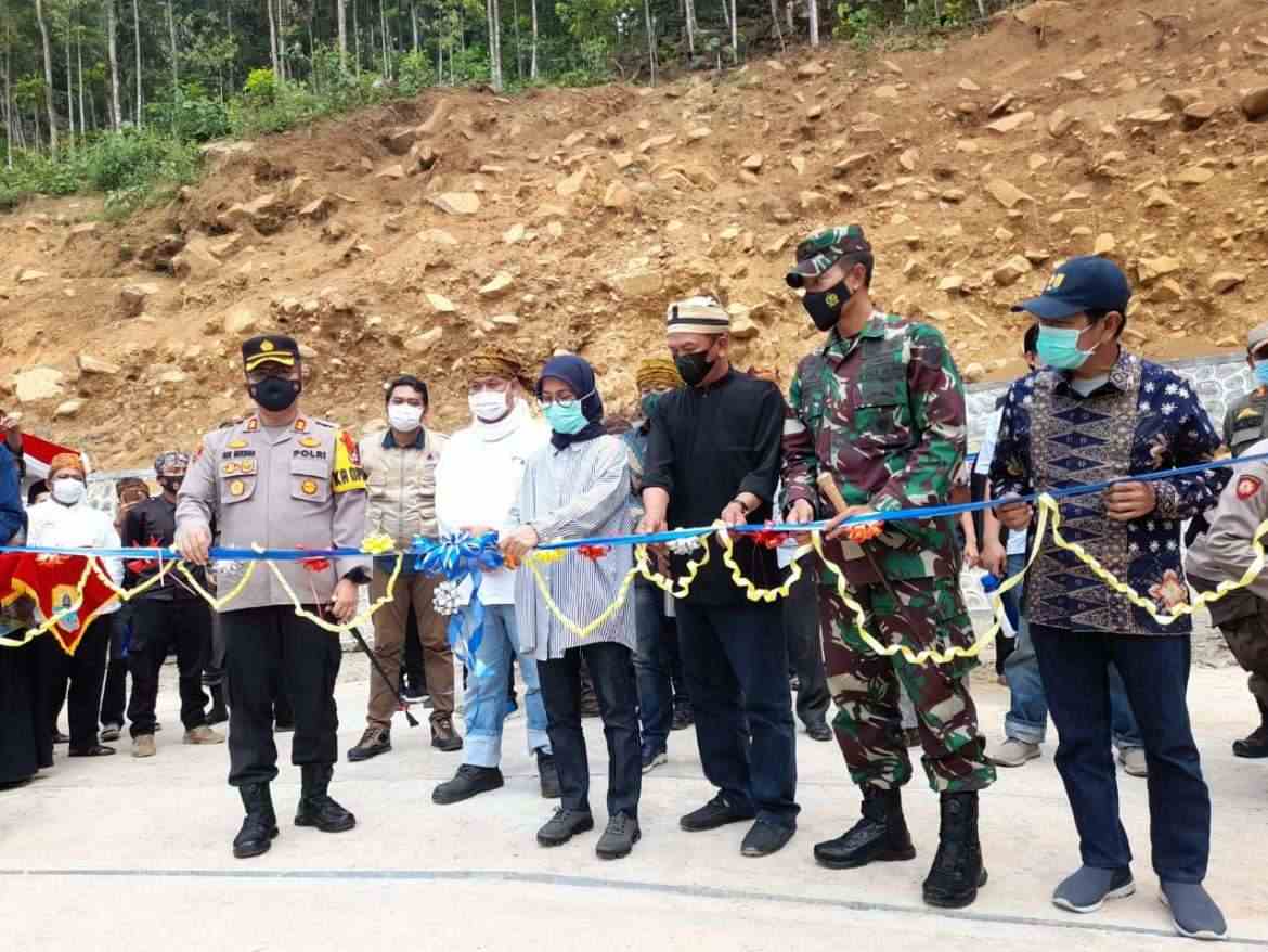 Usai Di Rapungkan Dinas PUPR : Jembatan Cikidang – Cusitu Langsung Di Resmikan Bupati Lebak