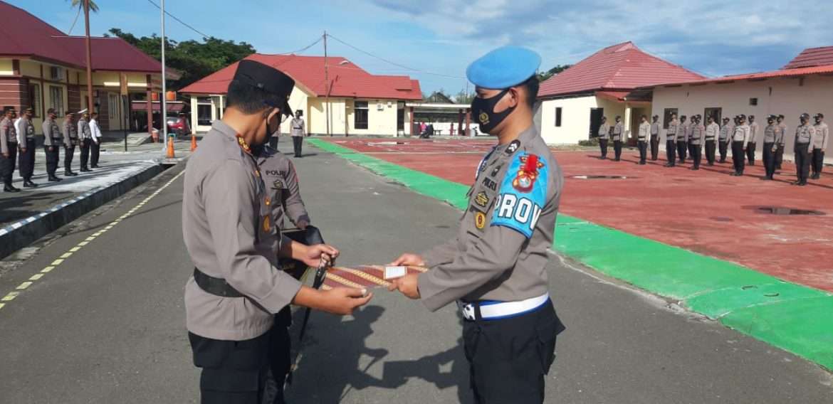 Karena Ketelitiannya, Briptu Zaeni Fajar Mengdapatkan Reward Kapolres Pasangkayu