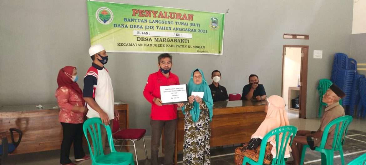 Pemdes Margabakti Salurkan BLT DD Tahap II Tahun 2021