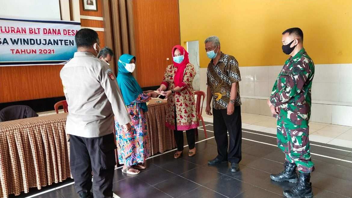 Pemerintah Desa Windujanten Salurkan BLT DD Tahap Dua Tahun 2021